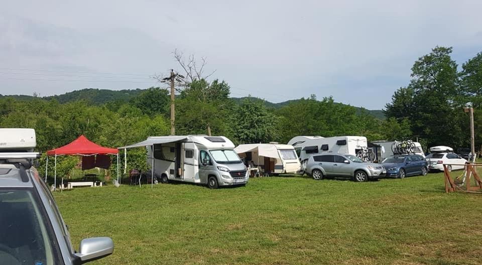 Camping In Clisura Dunarii Ieşelniţa Exterior foto