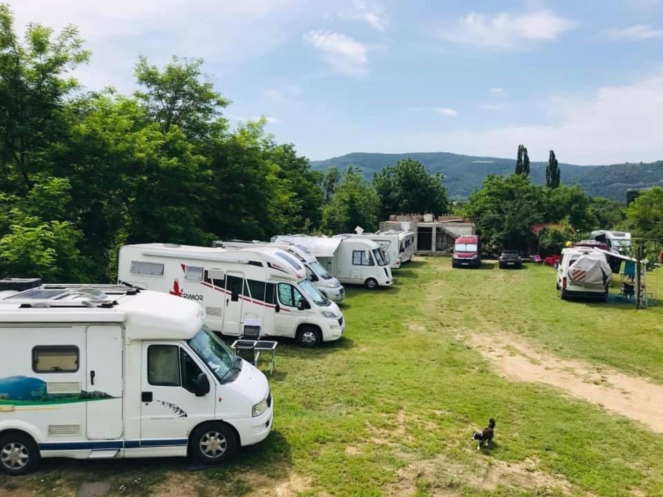 Camping In Clisura Dunarii Ieşelniţa Exterior foto