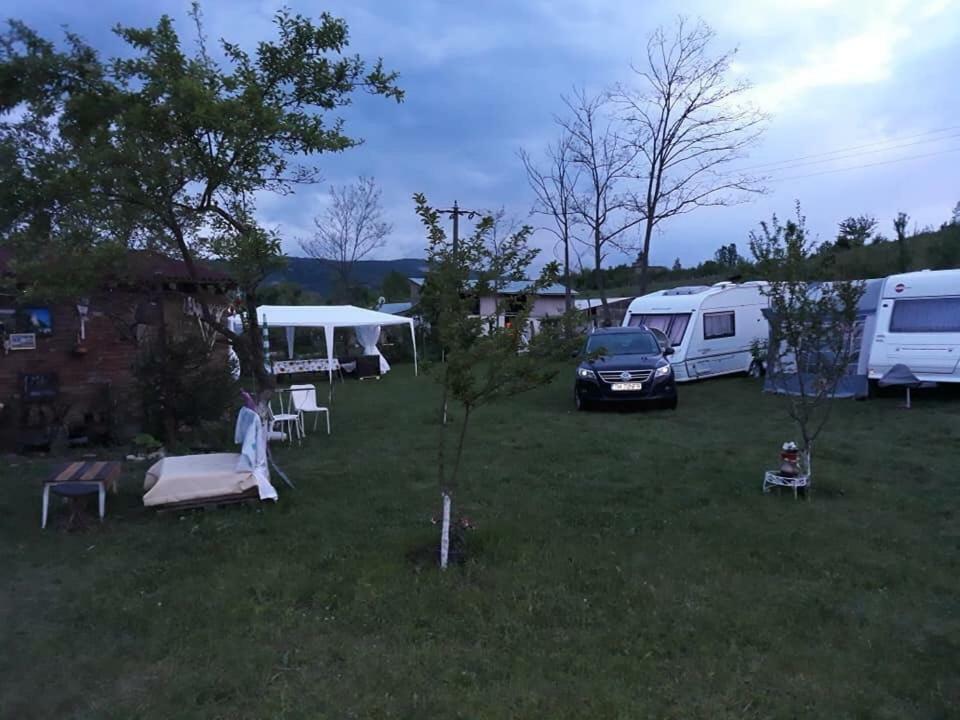 Camping In Clisura Dunarii Ieşelniţa Exterior foto