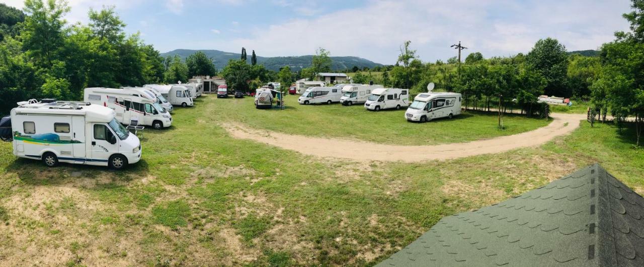 Camping In Clisura Dunarii Ieşelniţa Exterior foto